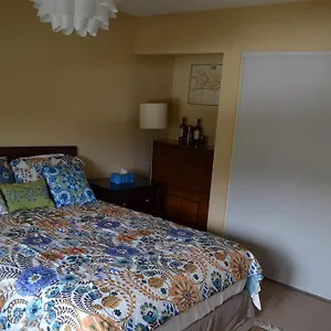In Hollywood Hills Bed & Breakfast